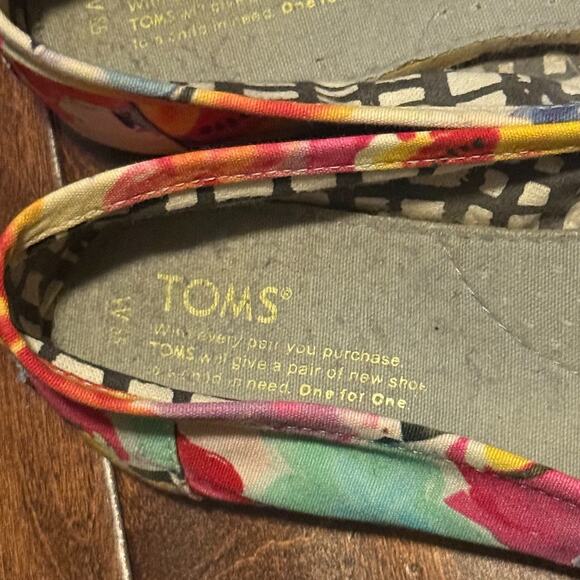 TOMS Women's Classic Slip On Alpargata Floral Hibiscus Print Women's Size 8.5 - Picture 6 of 6